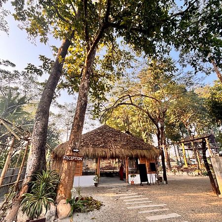 Happy Lemon Tree Lodge โซราฮา ภายนอก รูปภาพ