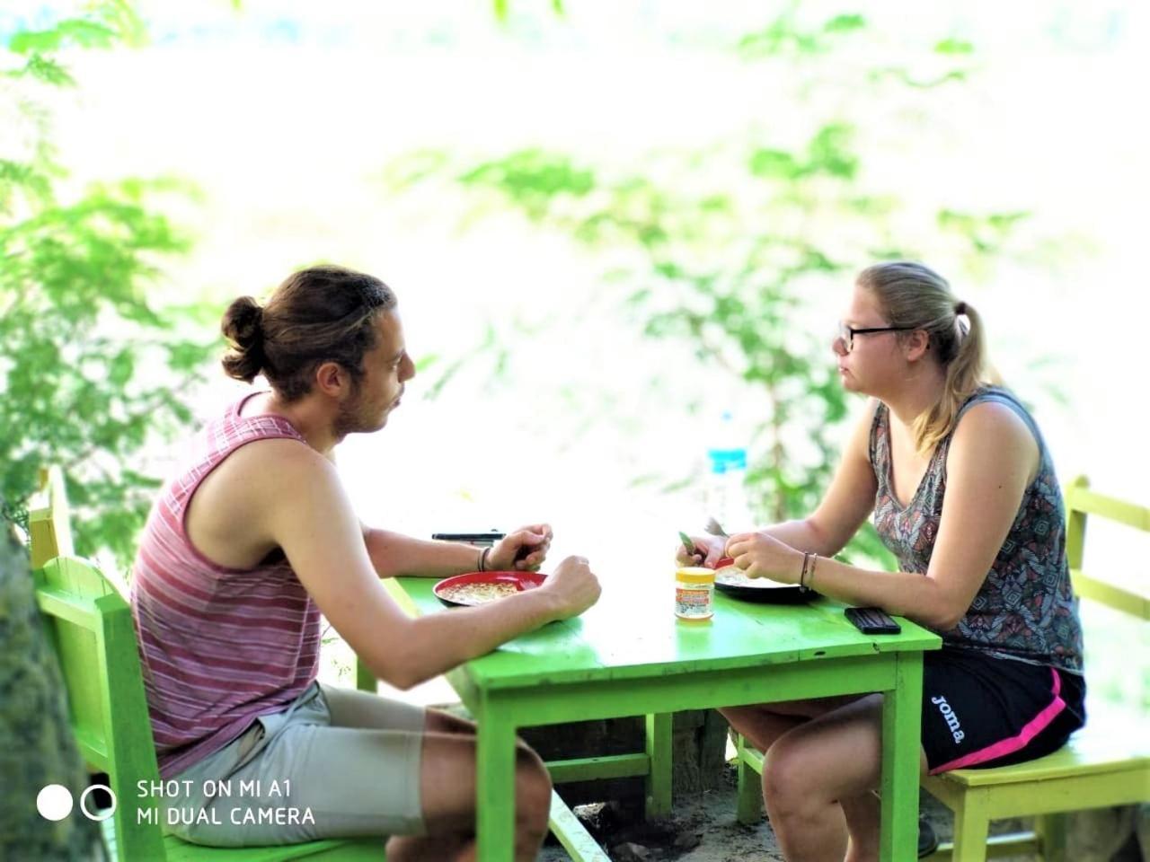 Happy Lemon Tree Lodge โซราฮา ภายนอก รูปภาพ